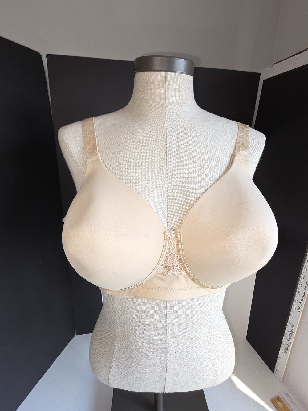 Vanity Fair Beauty Back Wireless Smoothing Bra Beige Nude 42C (71380 Backs)